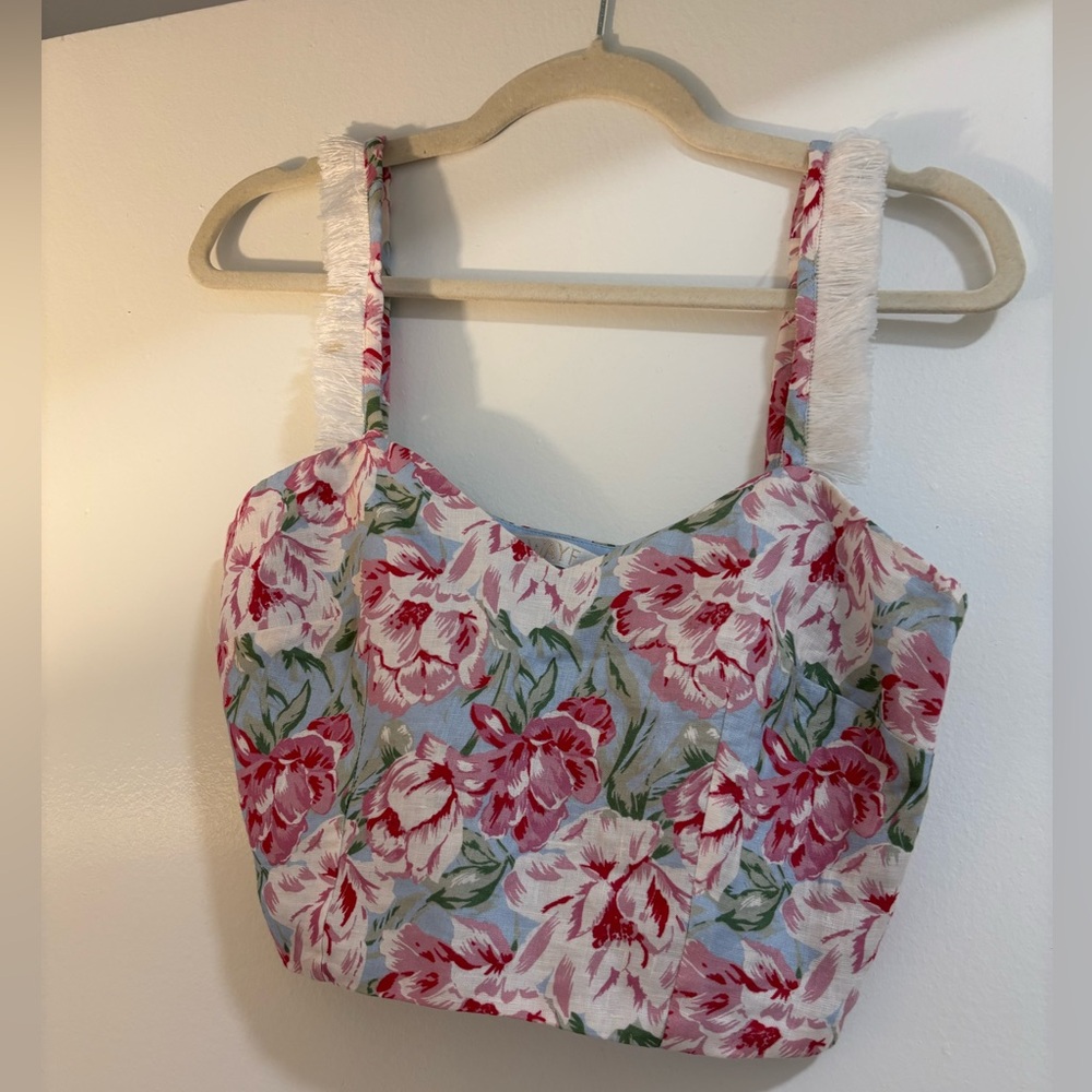 Wayf Floral Crop Top - light blue with pink florals